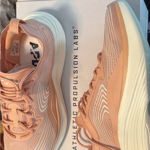 APL Women's Streamline Coral Athletic Sneakers size 8.5